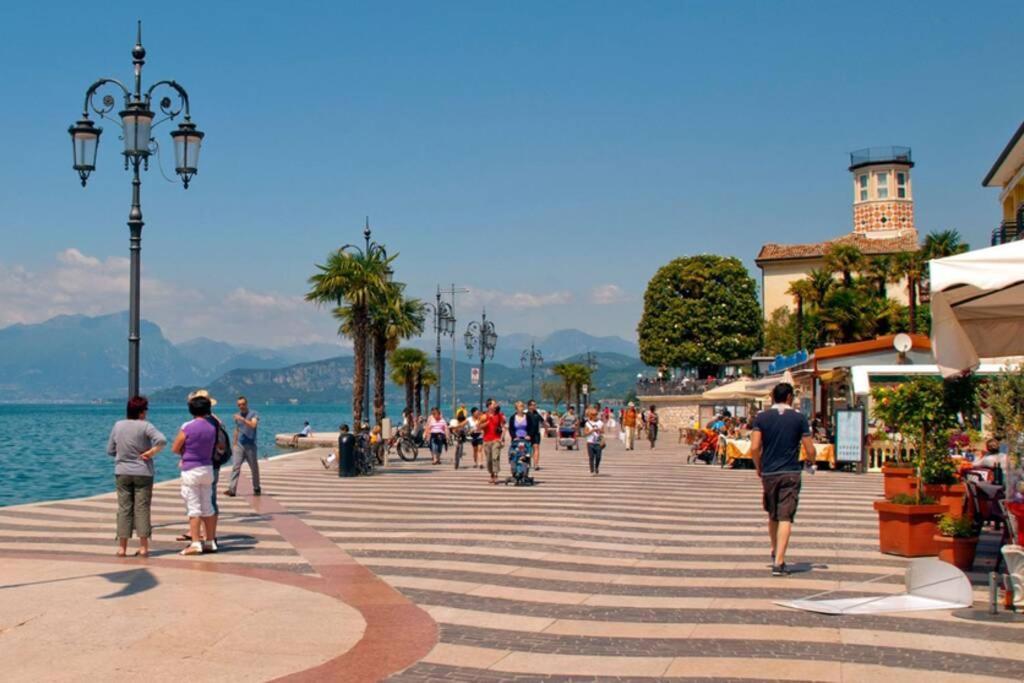 Il Quadrifoglio - Appartamento Nel Cuore Di Lazise Exterior photo