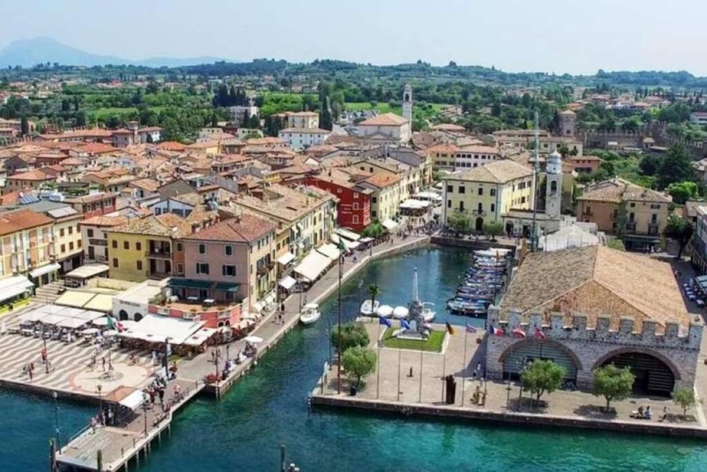 Il Quadrifoglio - Appartamento Nel Cuore Di Lazise Exterior photo